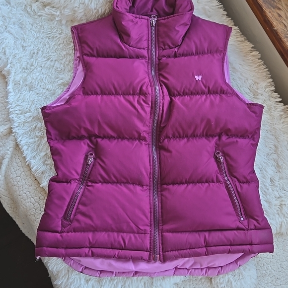 Aeropostale Jackets & Blazers - Vintage Aeropostale Burgundy Down Puffer Vest CUTE!!